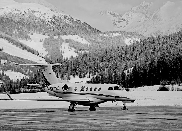 aircraft-3020976_640