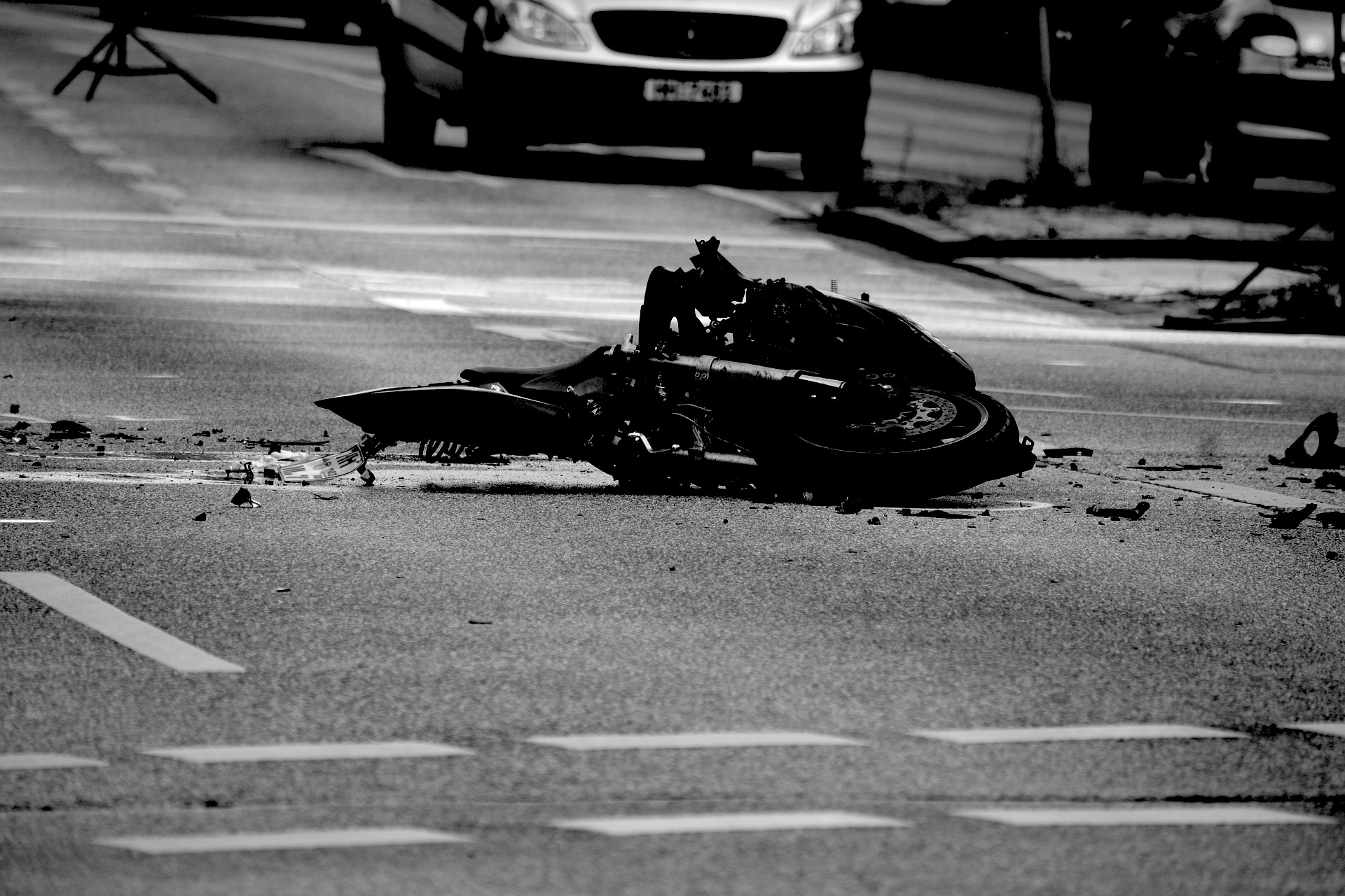 motorcycle-1041070_1920